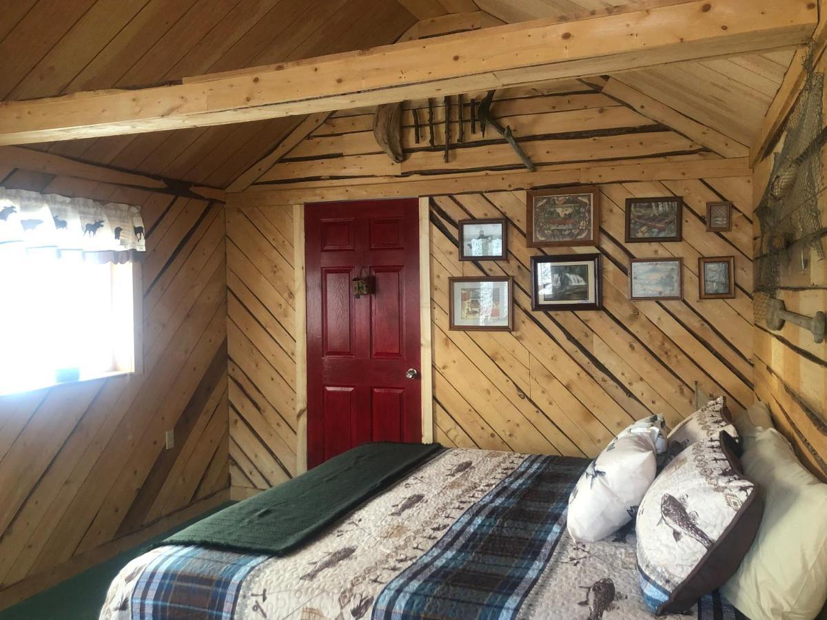 Wrangell Mountain Lodge- Private Bathroom With Shower McCarthy 외부 사진