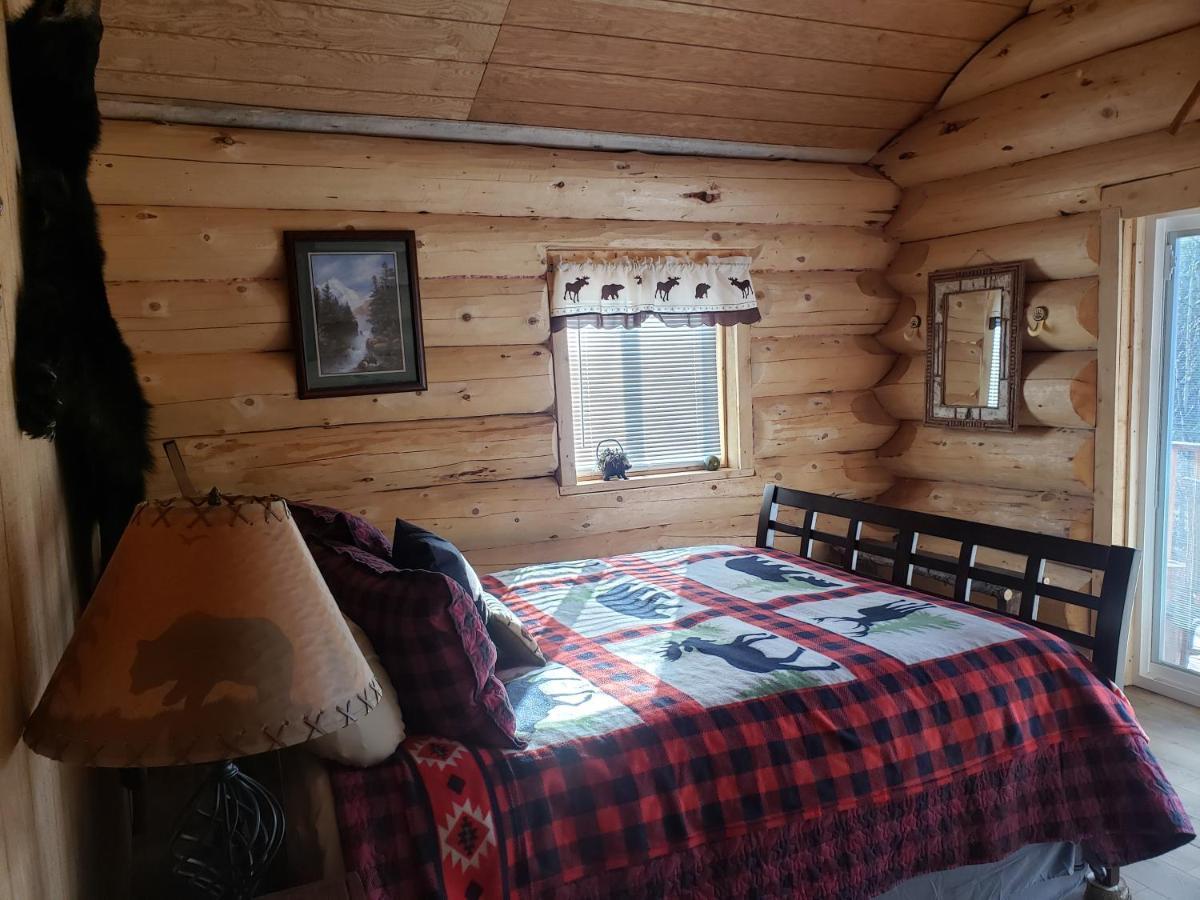 Wrangell Mountain Lodge- Private Bathroom With Shower McCarthy 외부 사진