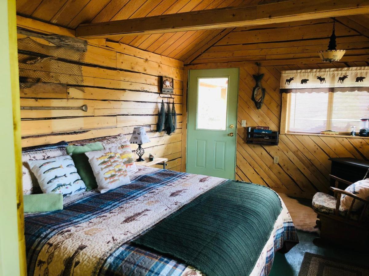 Wrangell Mountain Lodge- Private Bathroom With Shower McCarthy 외부 사진