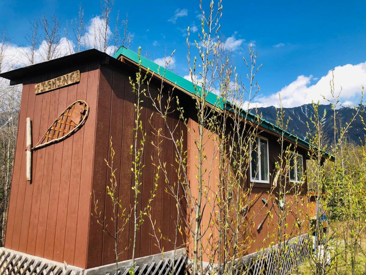 Wrangell Mountain Lodge- Private Bathroom With Shower McCarthy 외부 사진