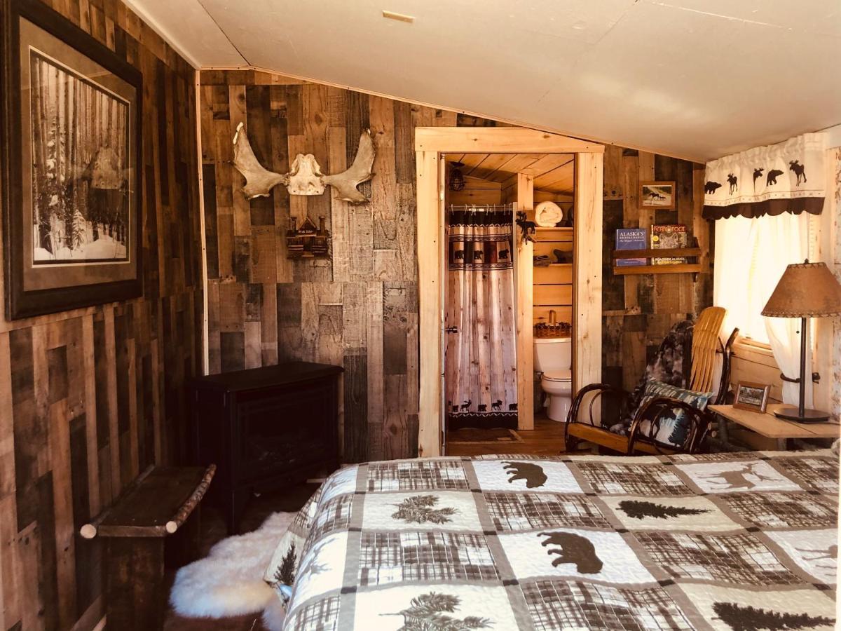 Wrangell Mountain Lodge- Private Bathroom With Shower McCarthy 외부 사진