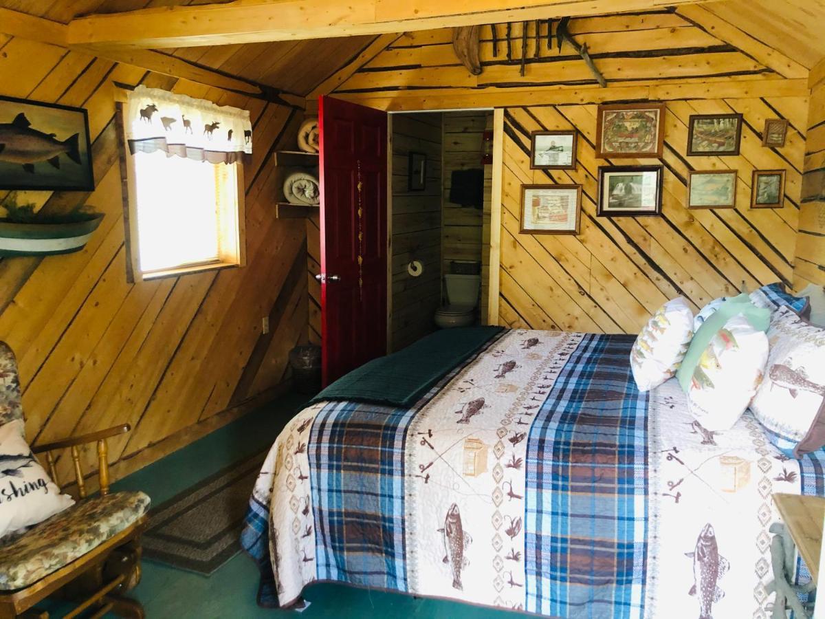 Wrangell Mountain Lodge- Private Bathroom With Shower McCarthy 외부 사진