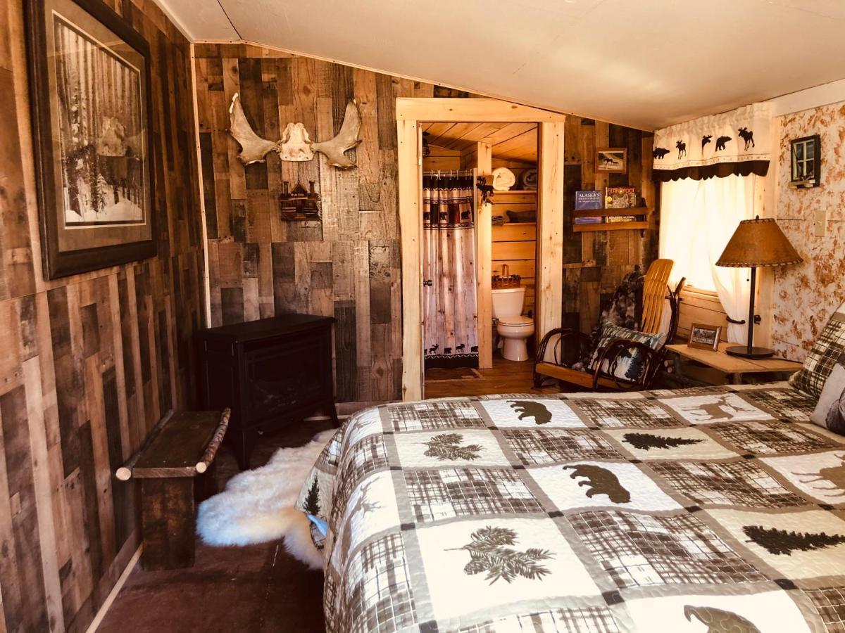 Wrangell Mountain Lodge- Private Bathroom With Shower McCarthy 외부 사진