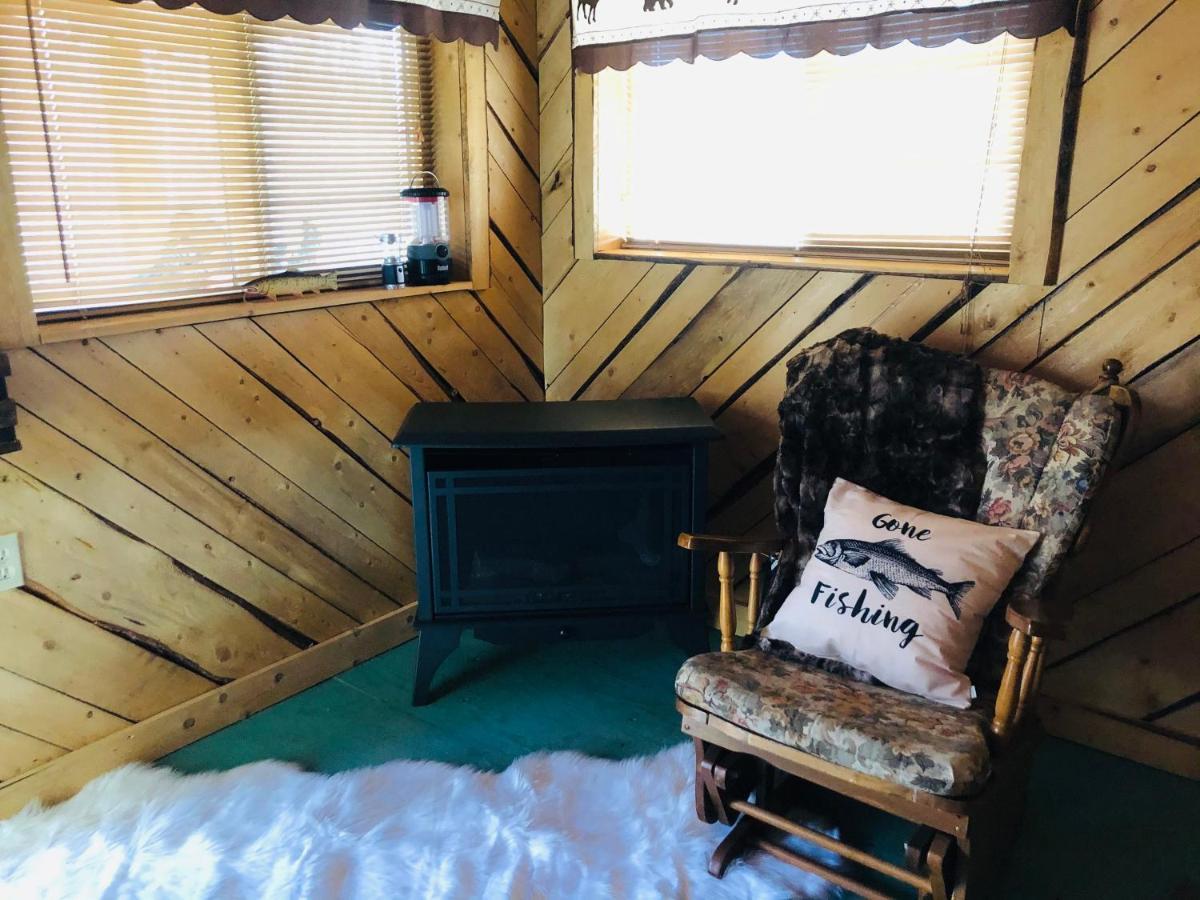 Wrangell Mountain Lodge- Private Bathroom With Shower McCarthy 외부 사진