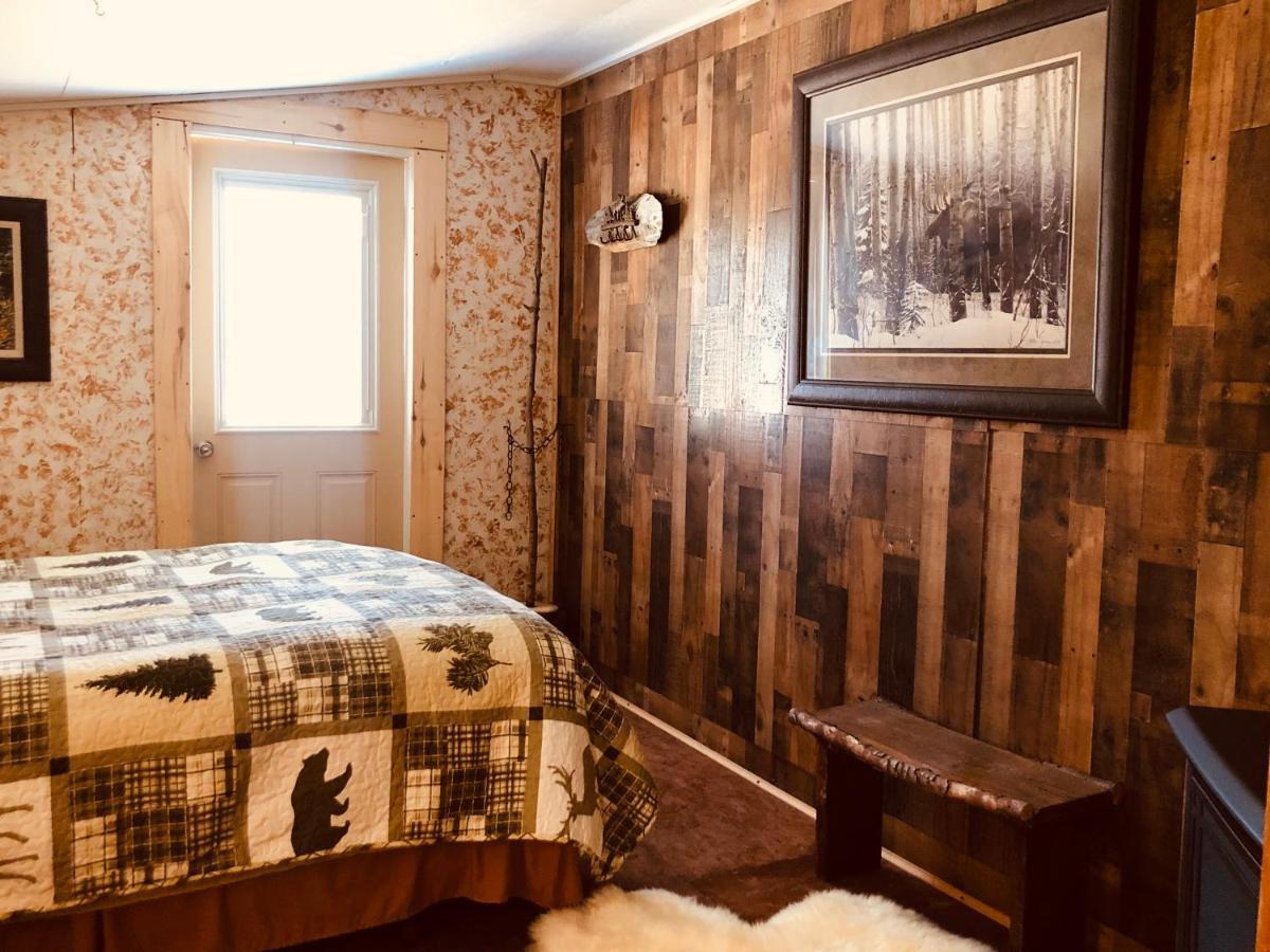 Wrangell Mountain Lodge- Private Bathroom With Shower McCarthy 외부 사진