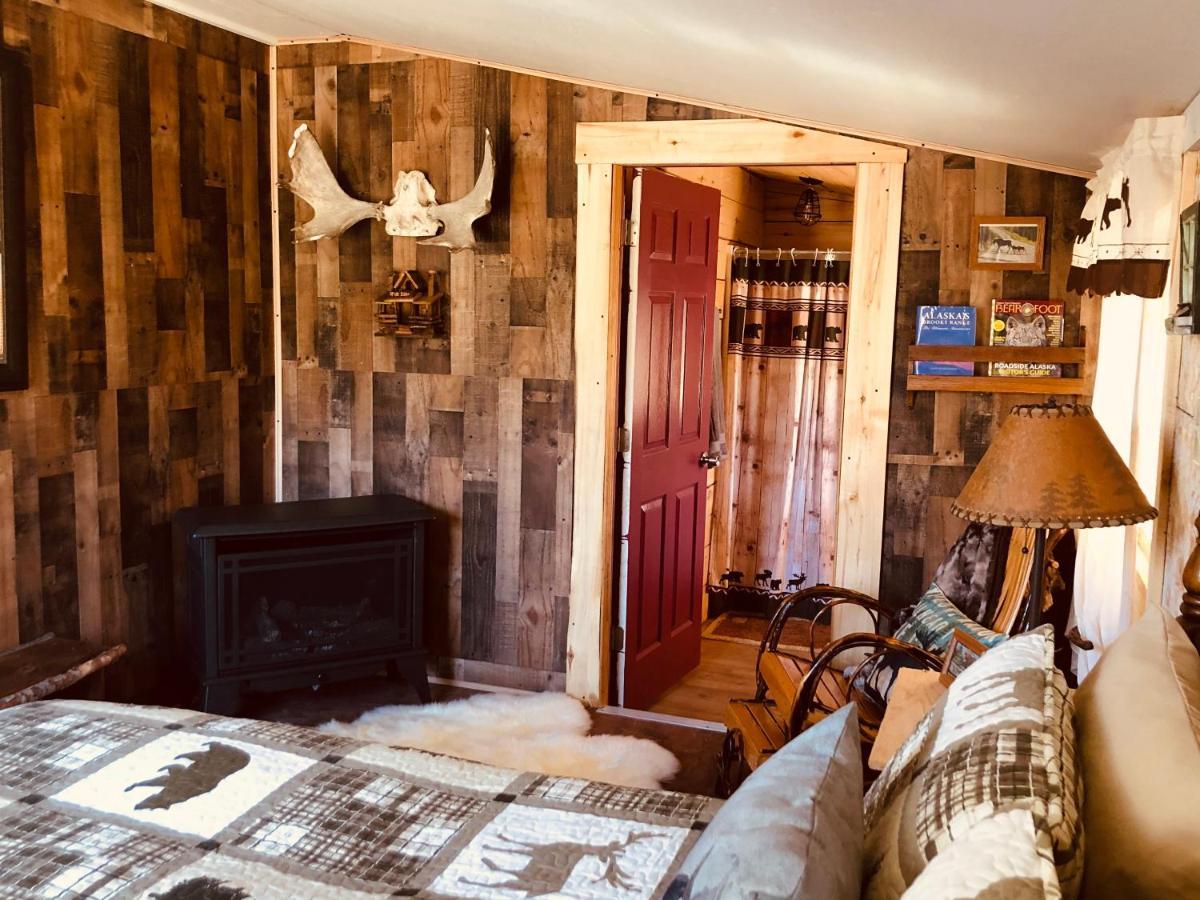 Wrangell Mountain Lodge- Private Bathroom With Shower McCarthy 외부 사진