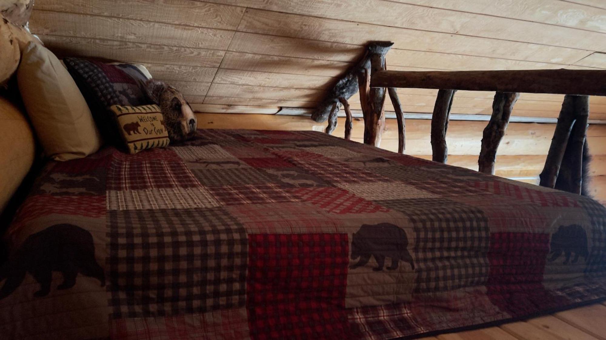 Wrangell Mountain Lodge- Private Bathroom With Shower McCarthy 외부 사진