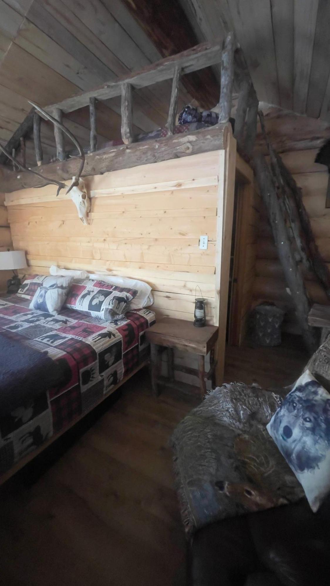 Wrangell Mountain Lodge- Private Bathroom With Shower McCarthy 외부 사진